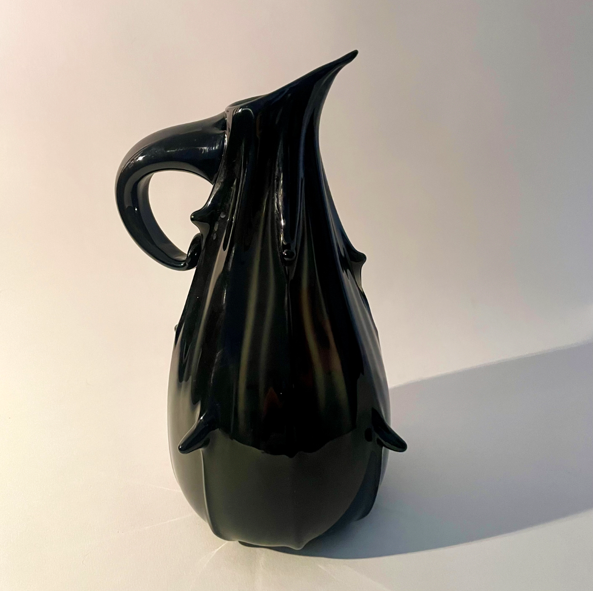 Nero Thorn Pitcher